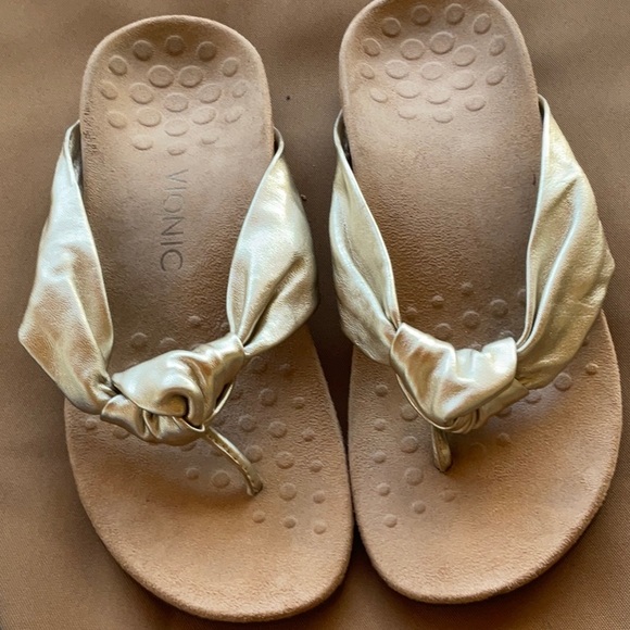 Vionic Shoes - Vionic Pippa comfort knotted sandals size 8 rose gold.